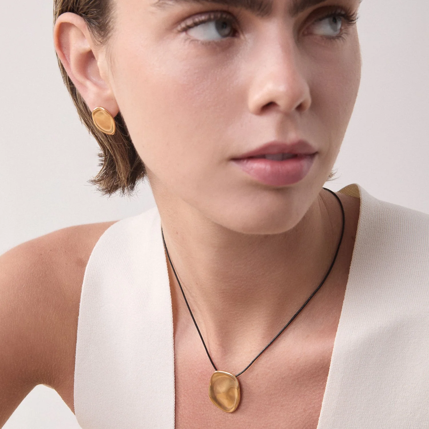 Cala Gold Necklace by Joidart - Image 2