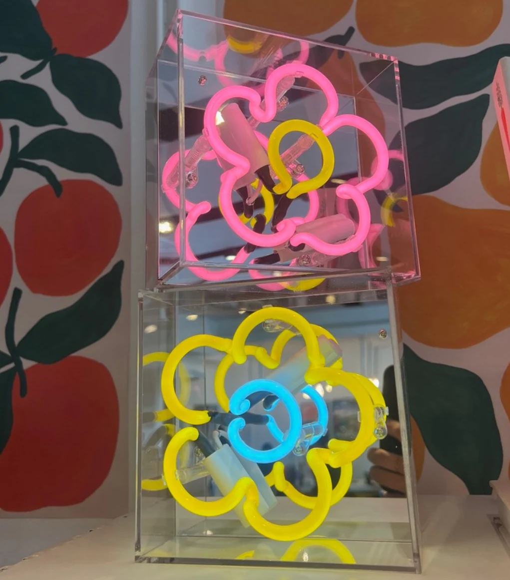 Daisy Neon Lightbox - Image 6