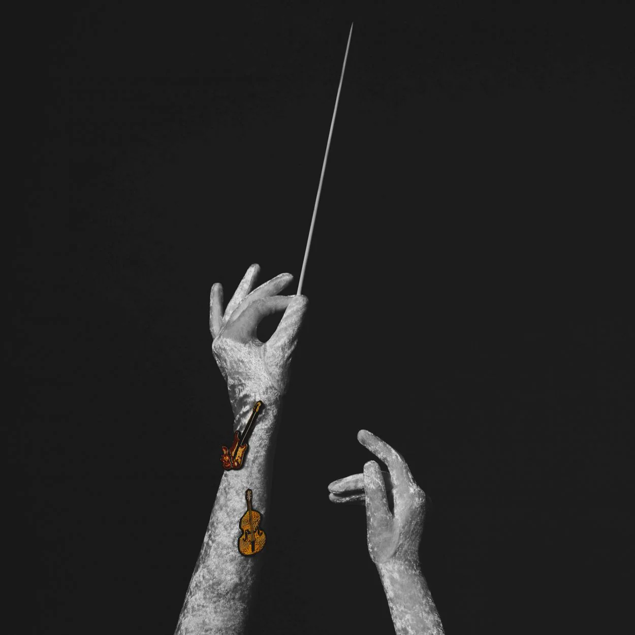 Double Bass Embroidered Brooch - Image 3