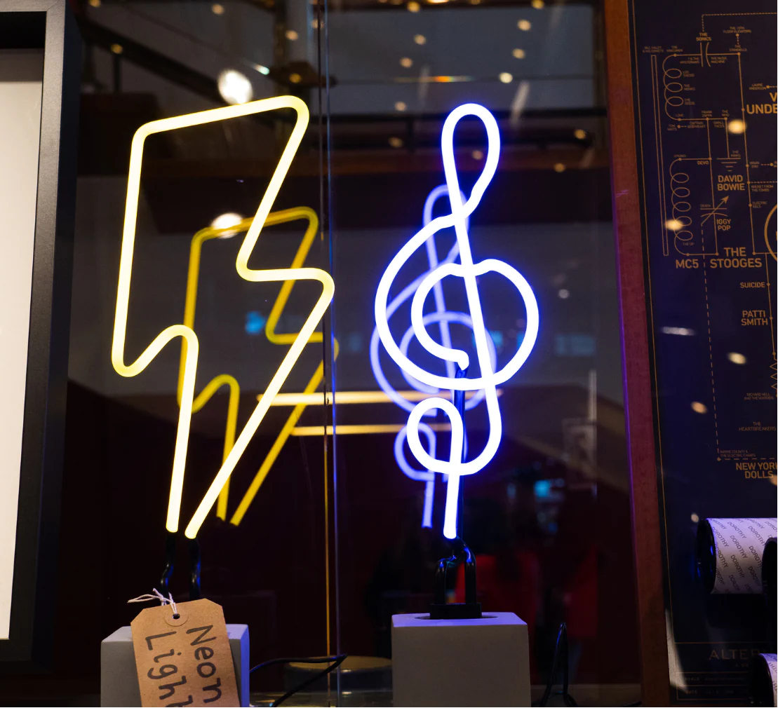 Music Clef Lamp - Image 3
