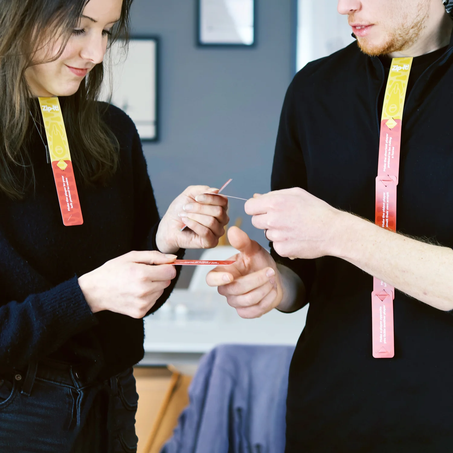 Zip-it Party Game - Image 3